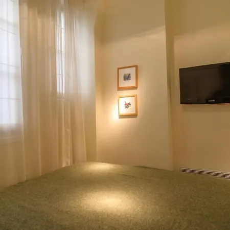 Le Marais Moderne Apartment